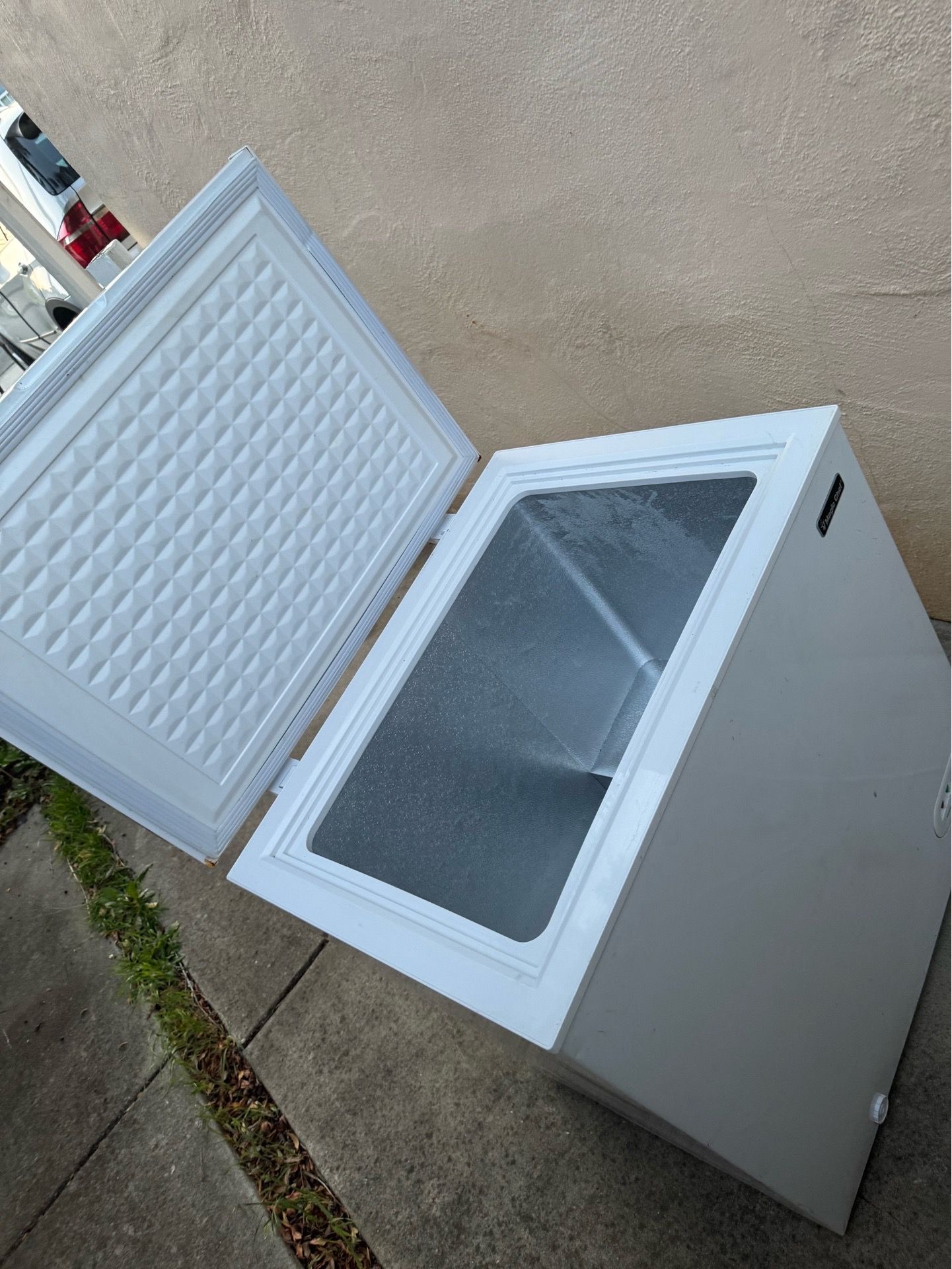 Deep freezer