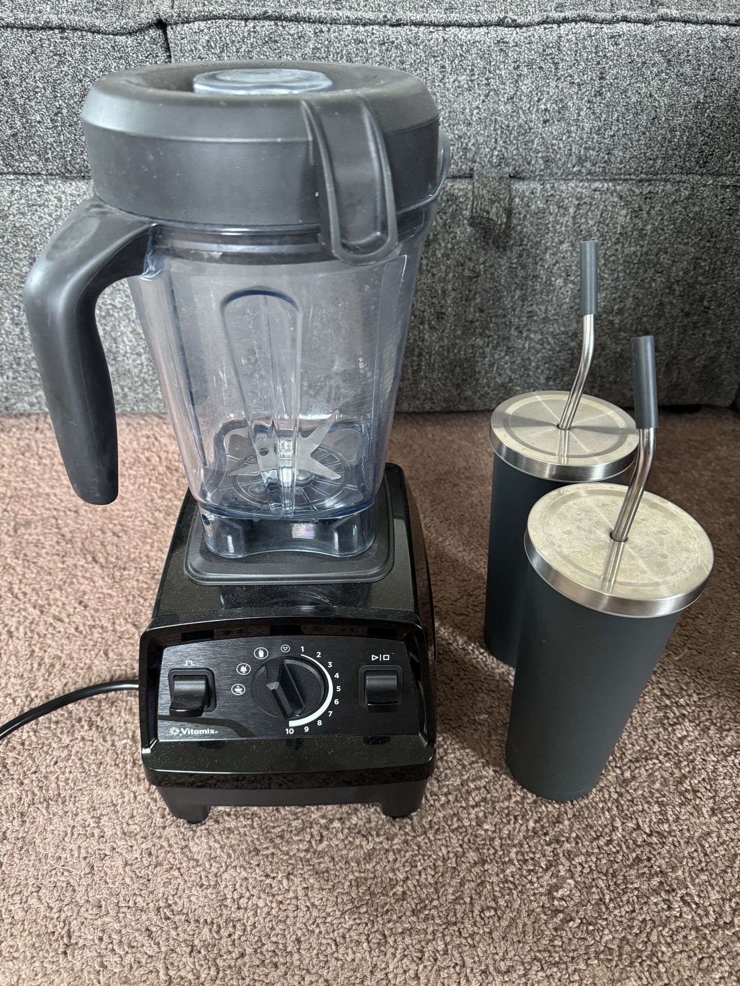Vitamix With Smoothie Cups