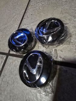 2008 Lexus RX wheel center caps (only 3 of 4)