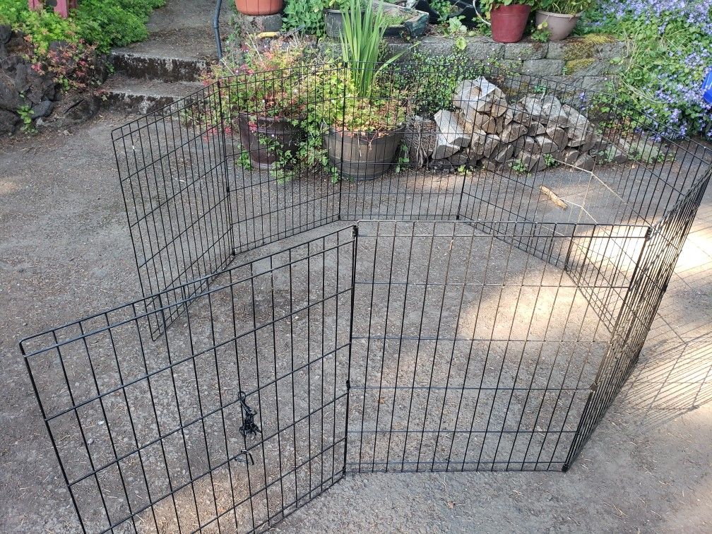 Dog Metal Hexagon Playpen