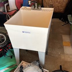 Utility sink