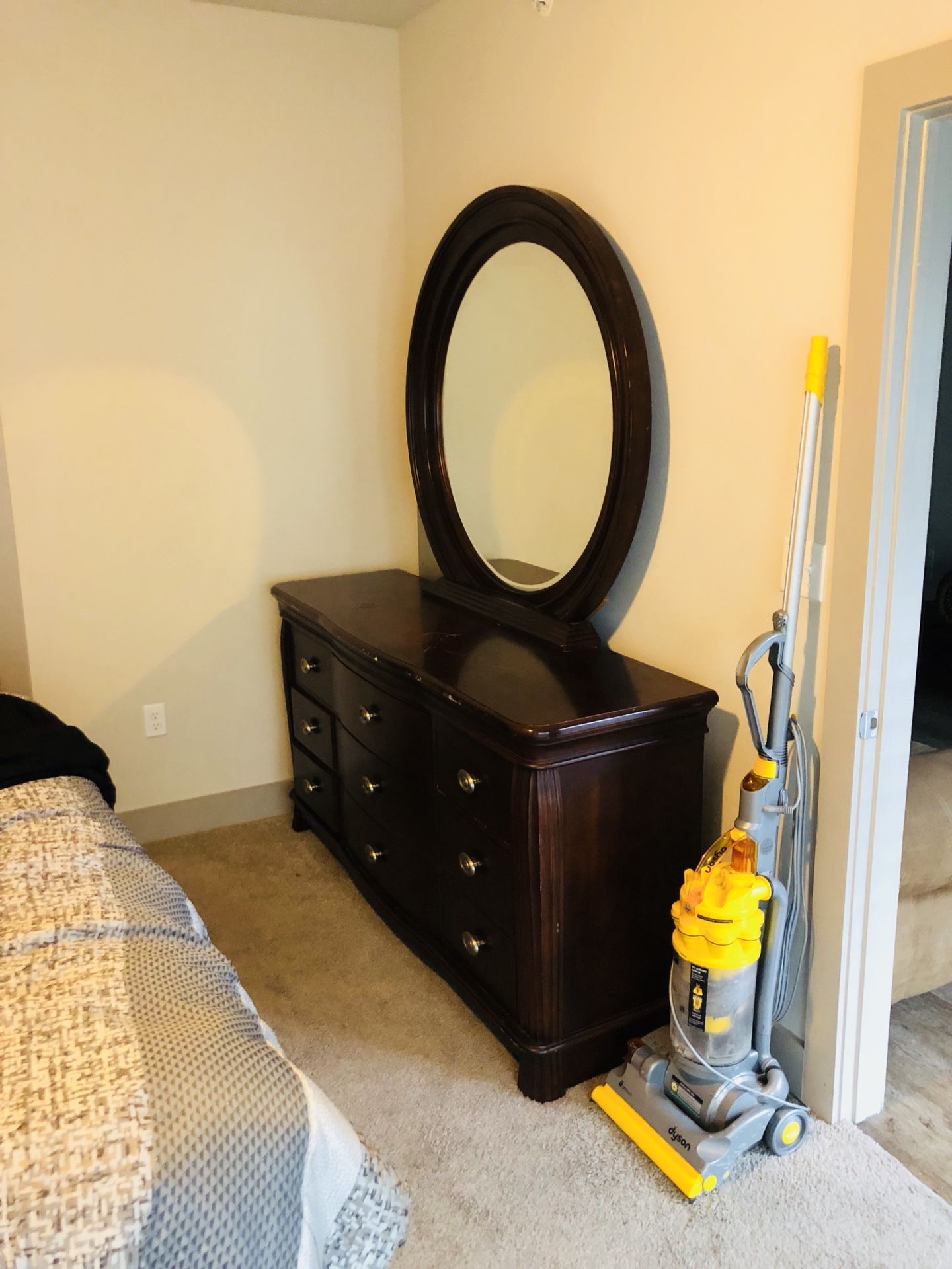 REAL WOOD DRESSER SET FOR SALE SERIOUS INQUIRIES ONLY