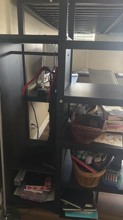 Queen loft bed w closet