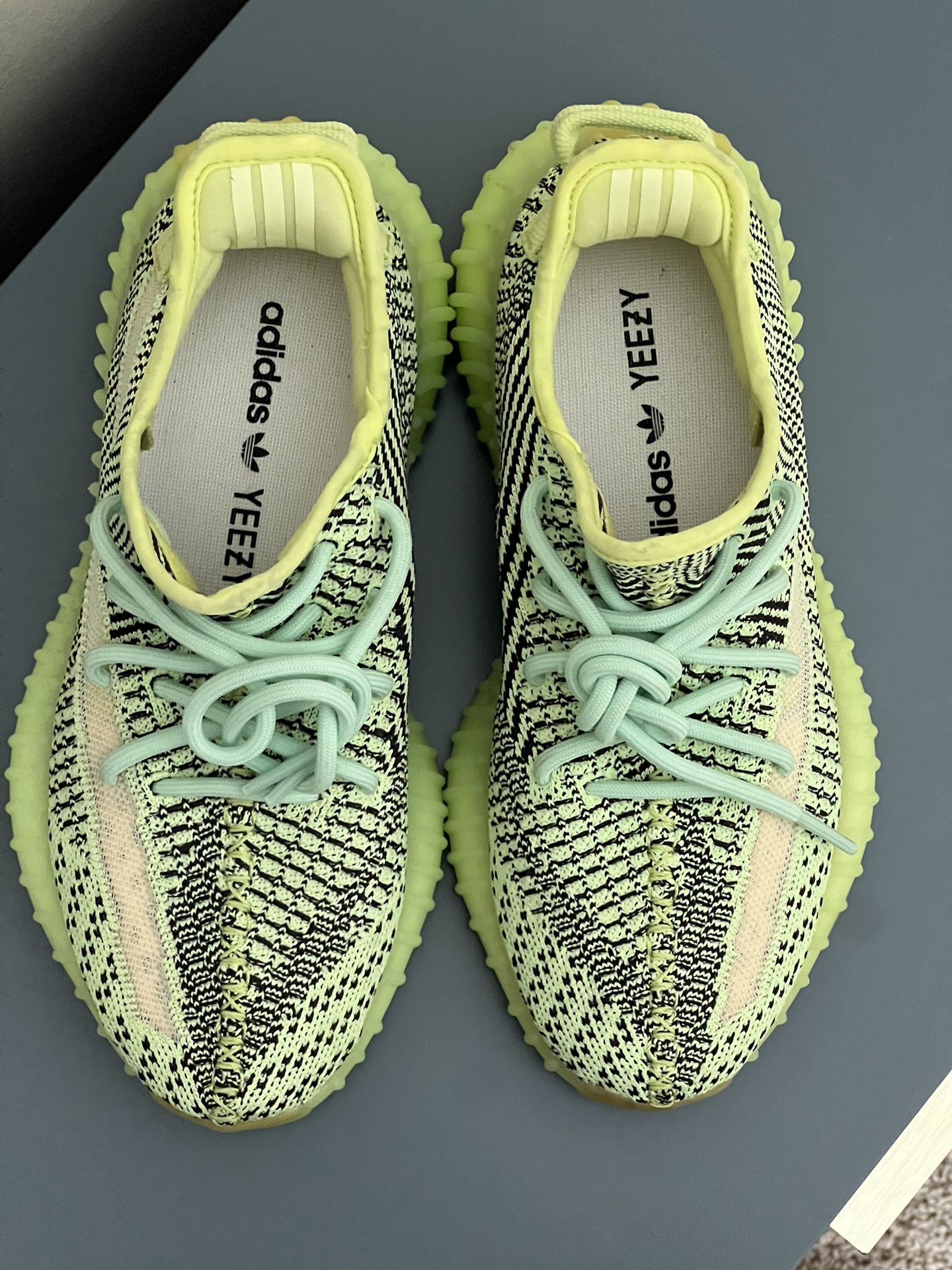Yeezy Boost 350 V2 