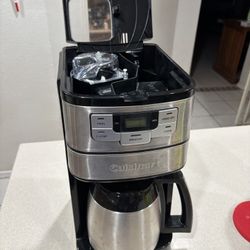 Like NEW! Cuisinart Automatic Grind & Brew 12-cup coffee maker