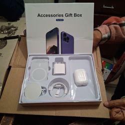 Accessories Gift Box. New With Wrap