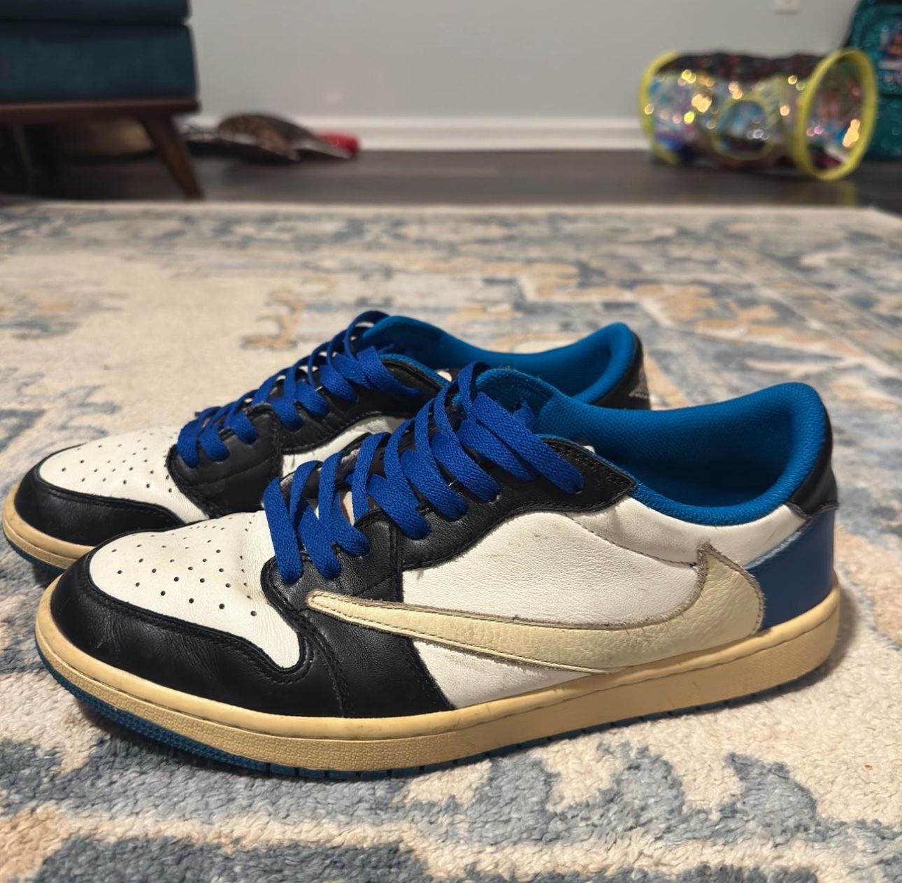 Jordan 1 Retro Low X Travis Scott X Fragment