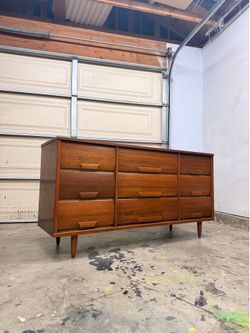 Mid-century modern nine-drawer credenza dresser by Harmon furniture