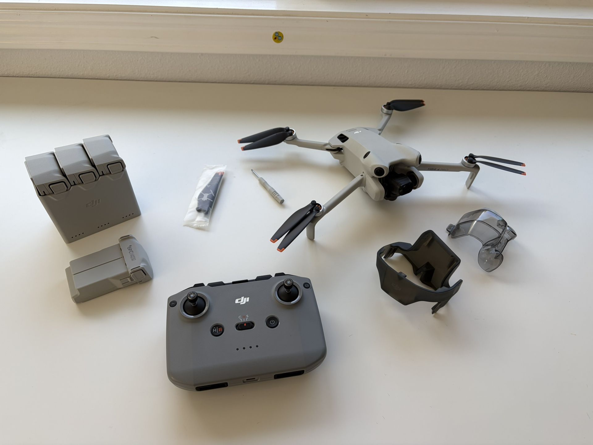 DJI Mini 4 Pro Fly More Package