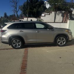 Low Miles 57,000 - Toyota Highlander limited AWD