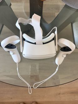 Oculus Quest 2 VR Headset + 2 Controllers – Excellent Condition