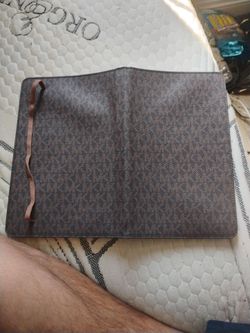 Michael kors book shield