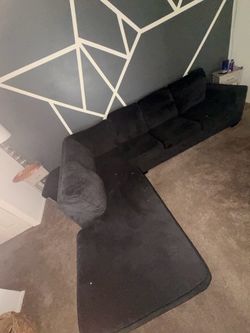 Ashleys Furniture 2 Pc Sectional Pet Free !!
