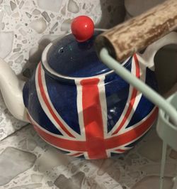 Union Jack Ceramic Teapot & Mug