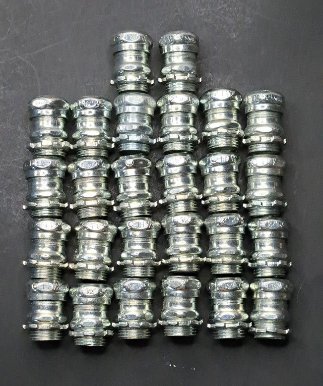 Eaton Crouse-Hinds C-H 1/2" EMT Compression Coupling LOT 26