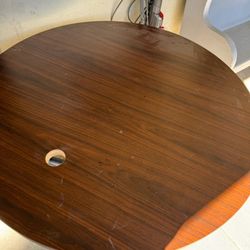 Round Table