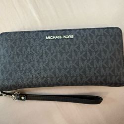 Michael Kors Black Logo Zip Wristlet Wallet