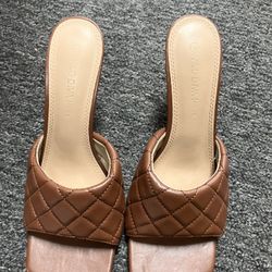 Square Toe Quilted Heels 