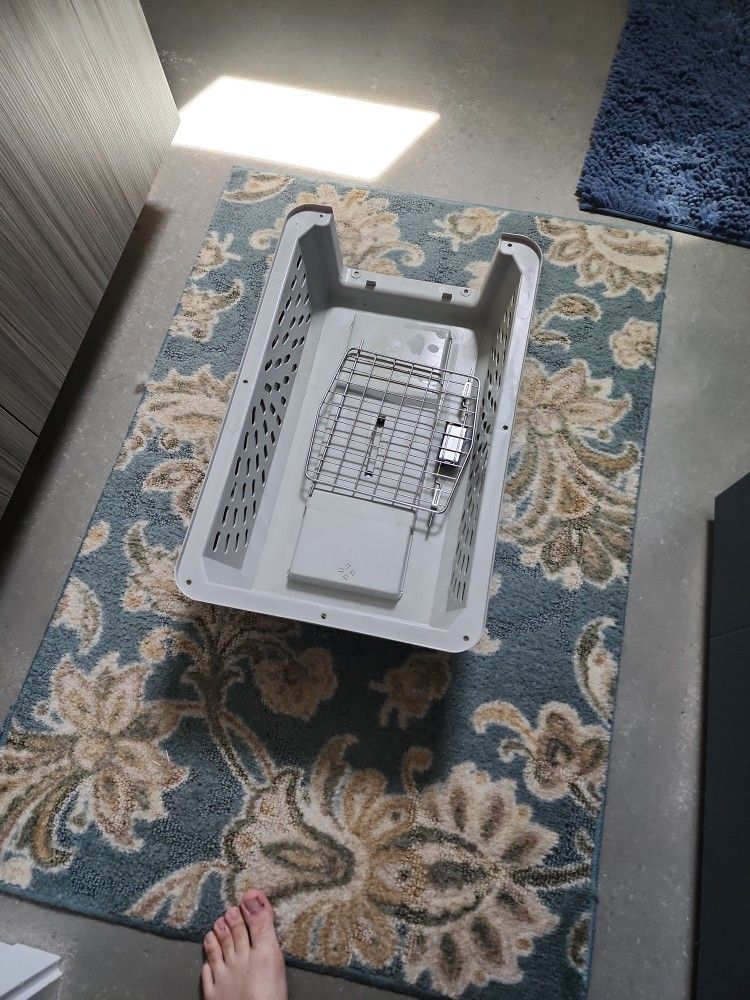 Small Dog/Cat Crate