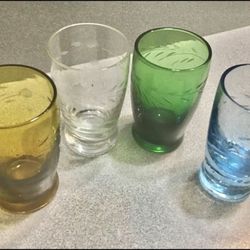 Vtg. 1950s Set Of 4 Shot / Cordial Glasses 2.5” Tall Etched Wheat Pattern Colorful Barware 