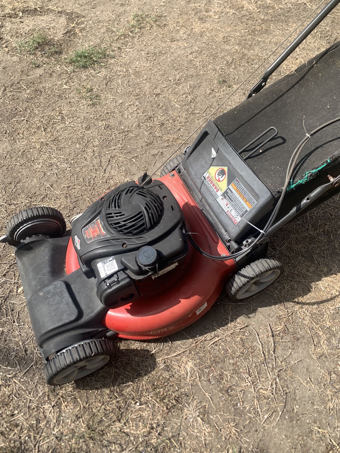 Lawn Mower Yard Machine 21” By Briggs And Stratton
