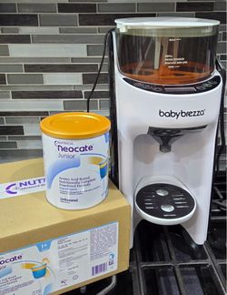 Baby Brezza formula dispenser + free formula