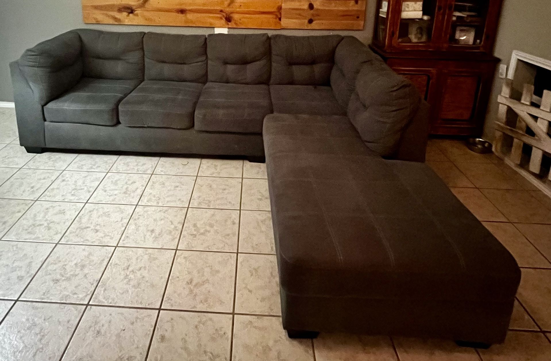 Grey Sectional Excellent Conditions 