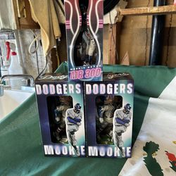Dodgers bobble heads for trade