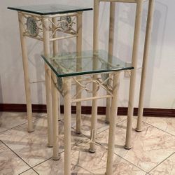 Comedor, Bancos Altos Y Mesitas