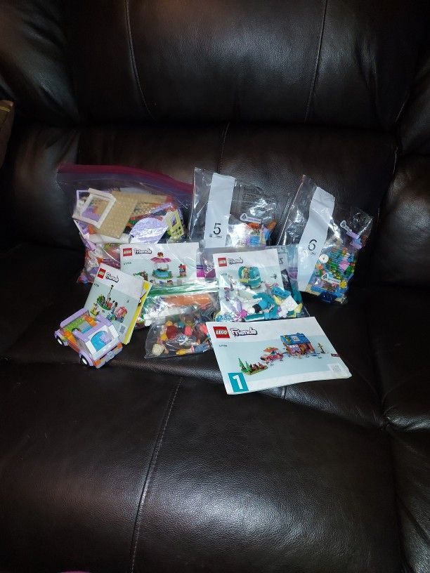 HUGE FRIENDS LEGO SET