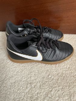 Nike Futsal Soccer Shoes 2Y ( Youth Boys/Girls)