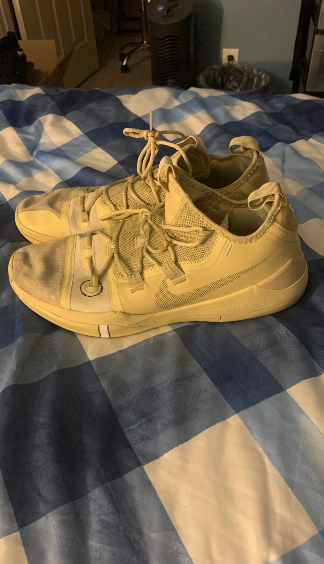 Nike Kobe AD gold basketball shoes size 14