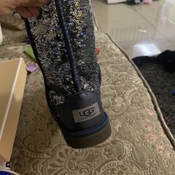 UGG Size 8 Like New Condition Price Firm 