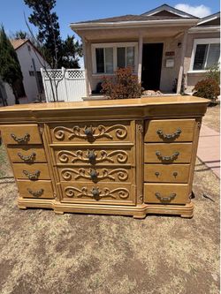 Dresser
