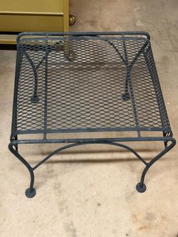 Black Metal Table (rod iron)