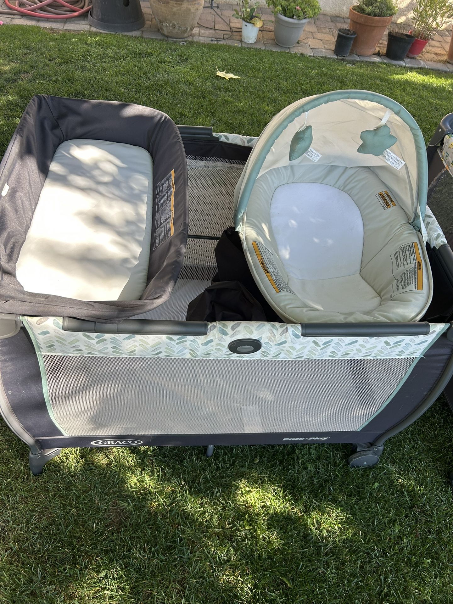 4-in-1 Graco Pack N Play