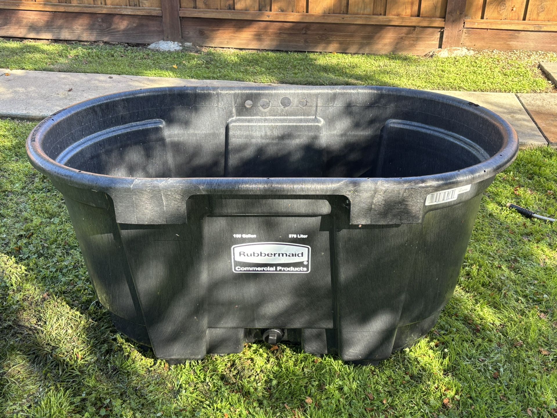 Rubbermaid 100 gal Stock Tank