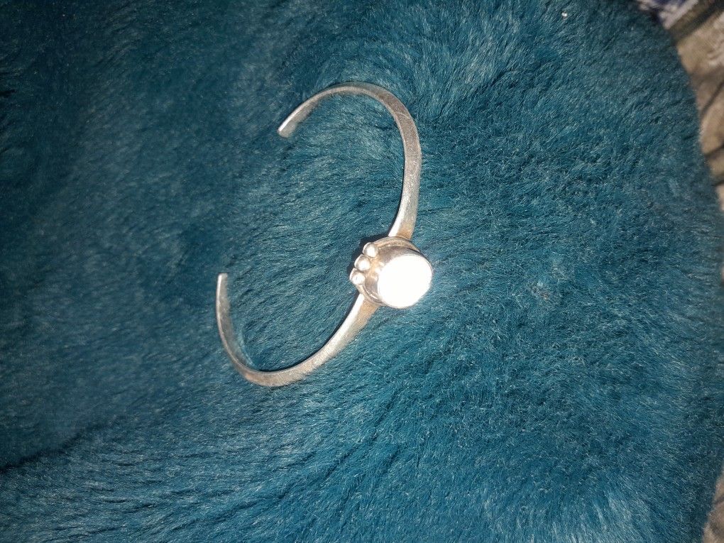 vintage sterling silver Bangle with opal stone weighs 12.6 grams