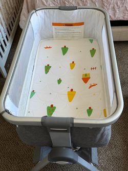 Bed side baby bassinet by Baby Joy