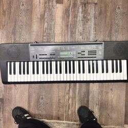 Casio keyboard works takes either batteries or cable works great nothing wrong with it the back cover isnt there though accepting bargains