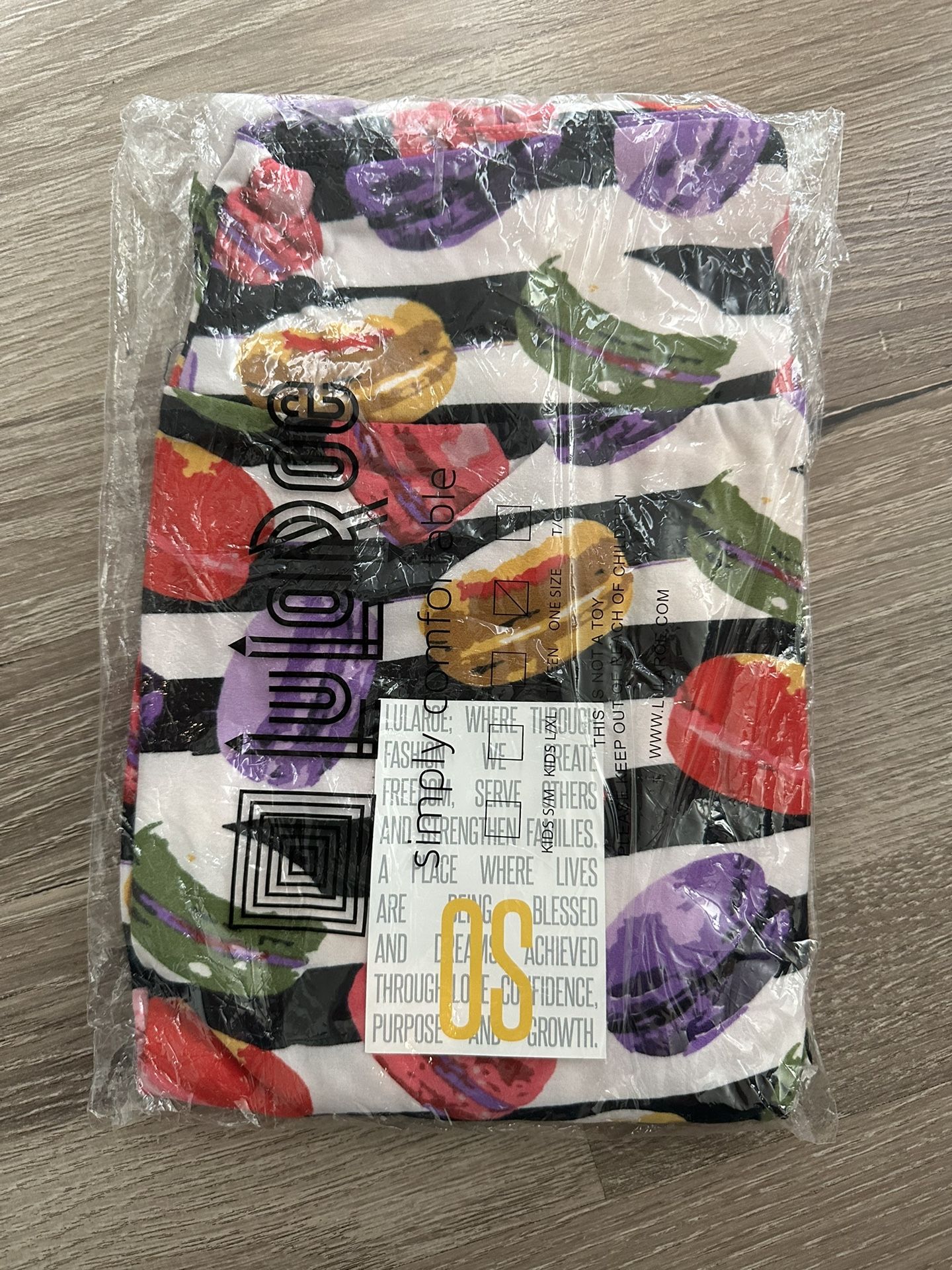 Lularoe OS Macaroon’s Leggings!