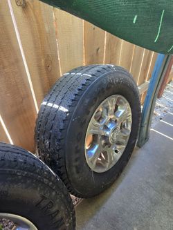 18" stock rims and 33" tires Ram 2500