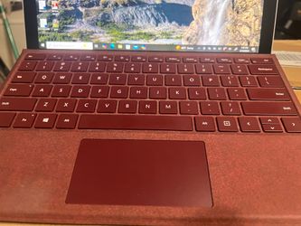 Microsoft Surface Laptop 13.5” Touchscreen i5 / 8GB RAM w Charger & Sleeve