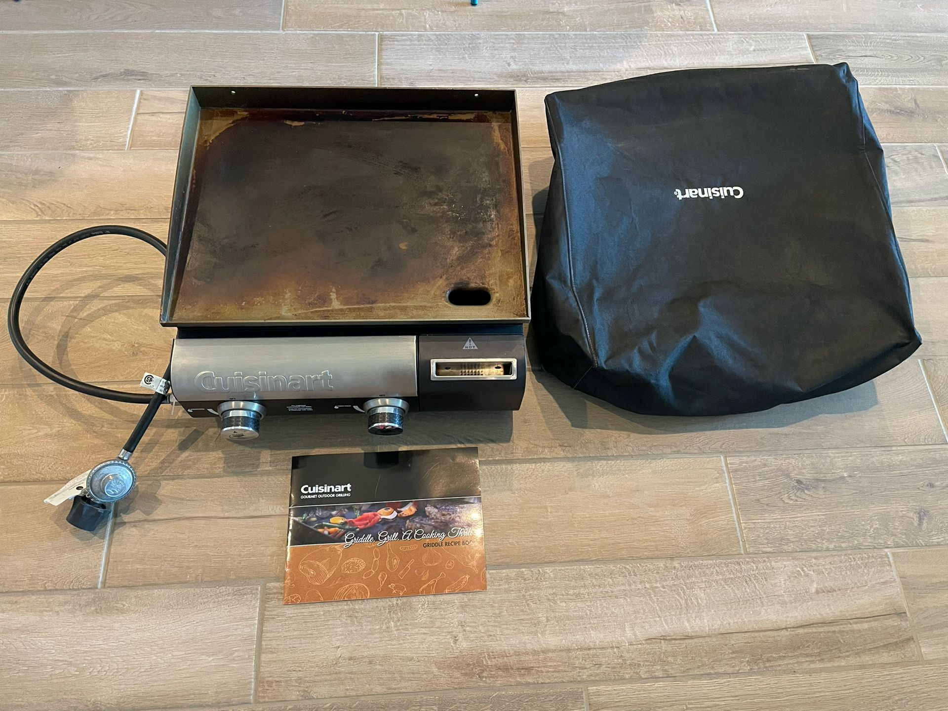 Cuisinart CGG-501 Gourmet Gas Griddle, Two Burner, with Cover