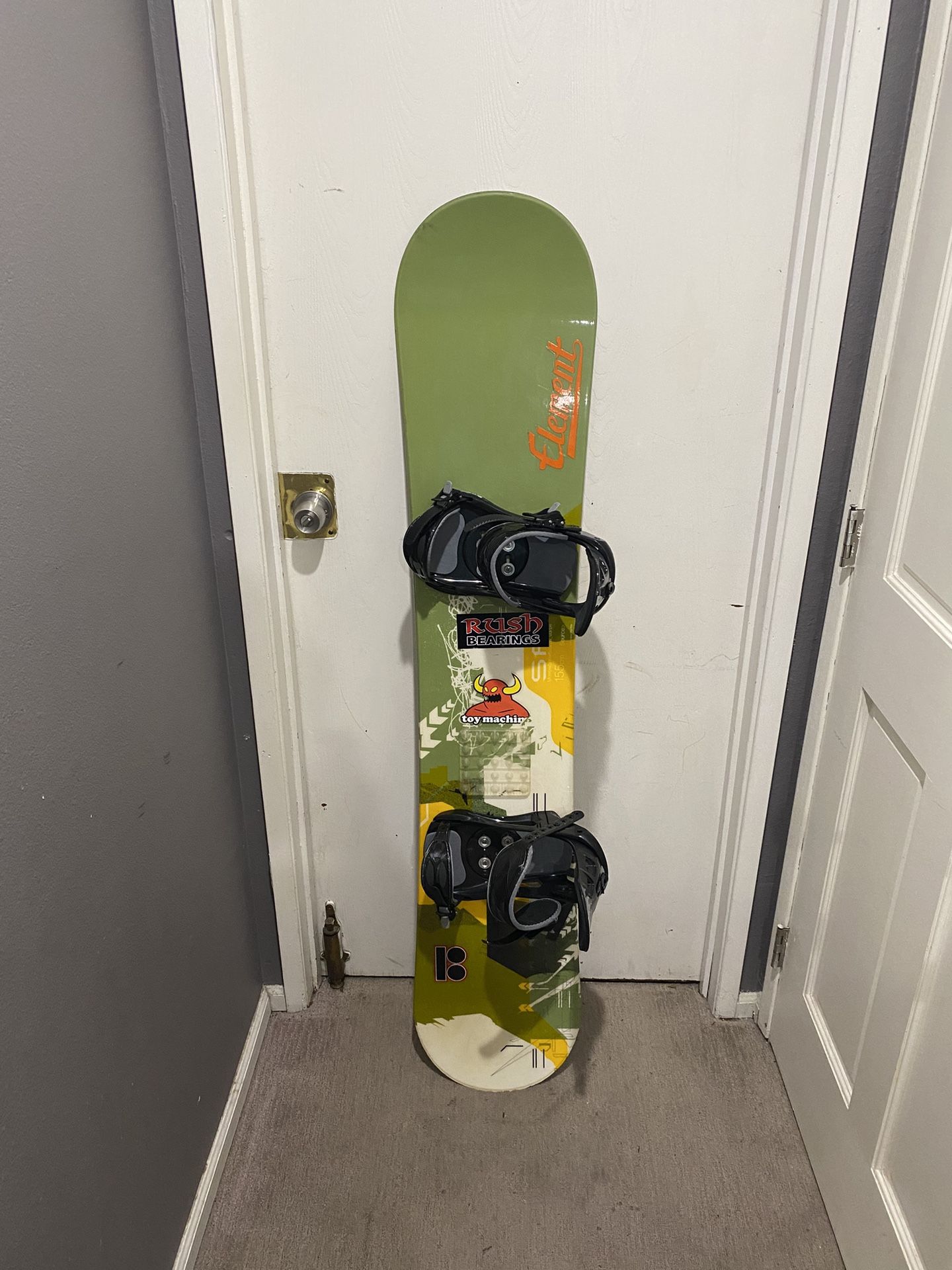 Men’s Snowboard And Bindings - 155cm