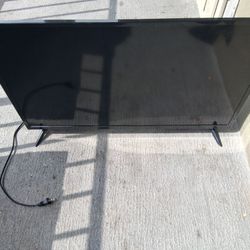Insignia LED TV 39inch 