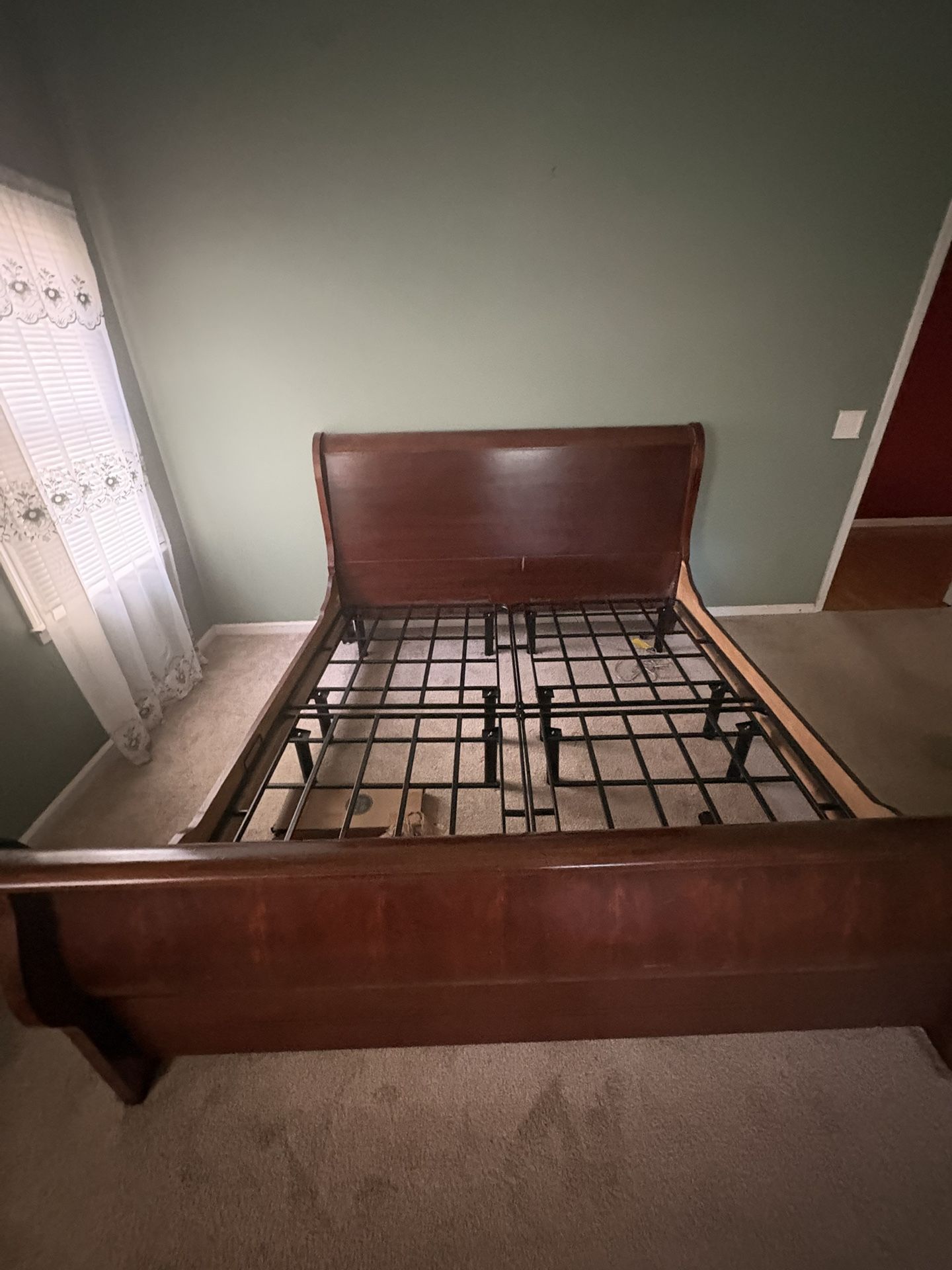 Bedroom Set king Size Sleigh Bed And Dressers 