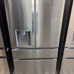 LG 29cu 4 Door Refrigerator / Dual Ice 