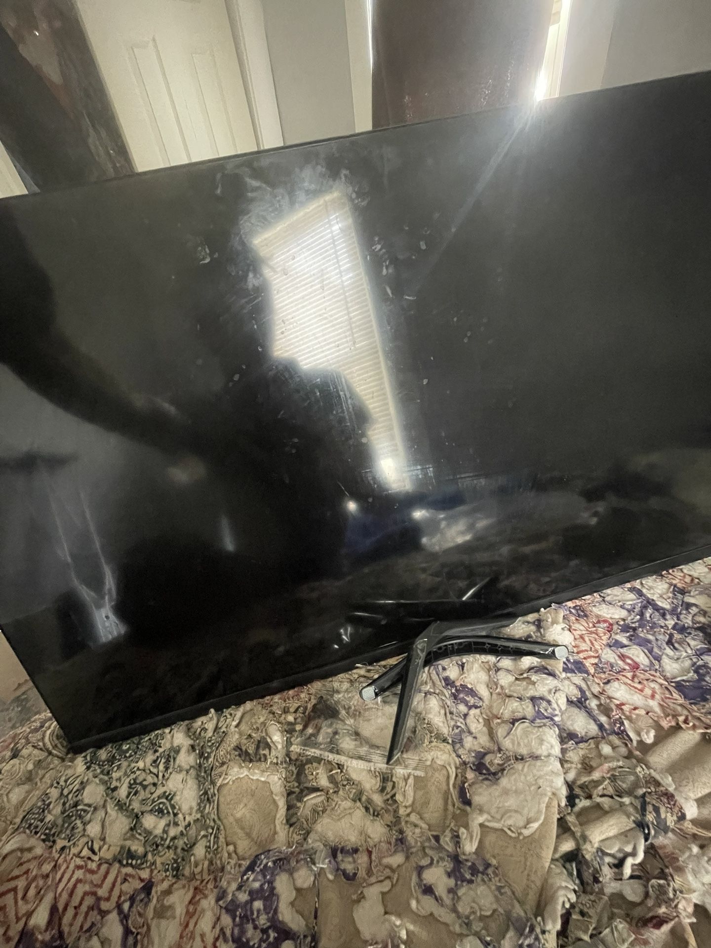 32’ Inch Roku Tv Comes With Remote Works Perfect
