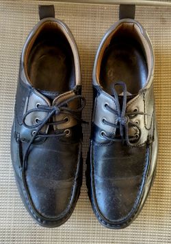 Mens Shoes. Size 8-1/2. Solo. Like New.